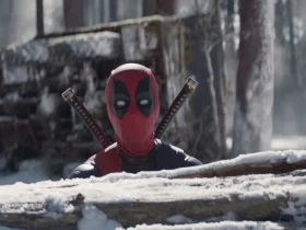 THINK: The user wants to translate "Ryan Reynolds Confirms New Deadpool Movie at Fanatics Fest" into Polish. I need to break down the sentence and find the correct Polish equivalents for each part, ensuring proper grammar and word order for a title.
Ryan Reynolds: This is a proper name and remains the same.
Confirms: "Potwierdza" (3rd person singular, present tense, often used for titles/headlines).
New Deadpool Movie:
New: "Nowy" (masculine singular adjective, agrees with "film").
Deadpool: This is part of the title/franchise name. In Polish, it often remains "Deadpool" or can be "o Deadpoolu" (about Deadpool), but for a movie title, "Deadpool" as an adjective or part of a compound noun is common. "Film Deadpool" or "Film o Deadpoolu". "Film Deadpoola" (Deadpool's film) is also possible. "Nowy film Deadpoola" (New film of Deadpool) or "Nowy film o Deadpoolu" (New film about Deadpool). "Film Deadpool" is more concise for a title. Let's go with "Nowy film Deadpool". Or even "Nowy film 'Deadpool'". The original doesn't have quotes, so I'll avoid them unless necessary. "Nowy film Deadpool" works as "New Deadpool movie".
at Fanatics Fest:
at: "na" (on/at).
Fanatics Fest: This is a proper name and usually remains. If it's a festival, "na Fanatics Fest" or "na Festiwalu Fanatics". Since the original just says "Fest", "na Fanatics Fest" is direct.
Combining these:
"Ryan Reynolds Potwierdza Nowy Film Deadpool na Fanatics Fest"
Let's review the "New Deadpool Movie" part.
"Nowy film Deadpoola" - "A new film of Deadpool" - grammatically very good.
"Nowy film Deadpool" - "A new Deadpool film" - also good, more direct, common in headlines.
"Nowy film o Deadpoolu" - "A new film about Deadpool" - very clear, but might be slightly longer.
For a concise title/headline, "Nowy film Deadpool" is often used.
"Ryan Reynolds Potwierdza Nowy Film Deadpool na Fanatics Fest"
This sounds natural and direct for a headline.Ryan Reynolds Potwierdza Nowy Film Deadpool na Fanatics Fest